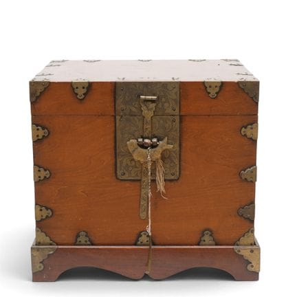 Corée, coffre en bois, XXe siècle, avec ferrures e