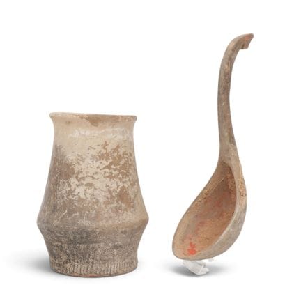 Chine, jarre en poterie et louche, période néolith
