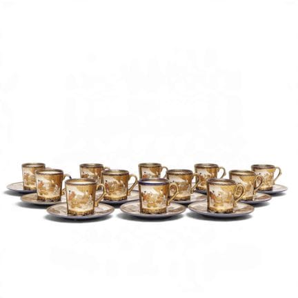 Japon, service de douze tasses et soucoupes en por
