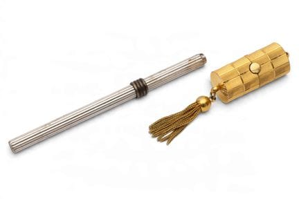 Bucherer, un pendentif de montre plaqué or en form
