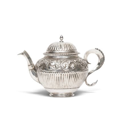 Théière, Haarlem, XVIIIe siècle, de forme ovoïde, 