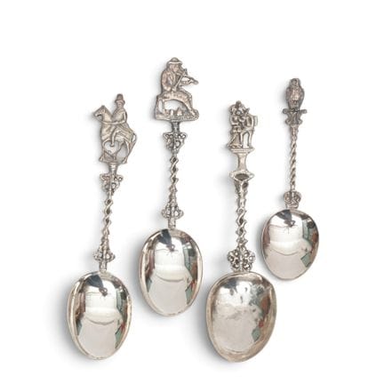 Cuillère de cérémonie, vers 1800, et trois cuillèr