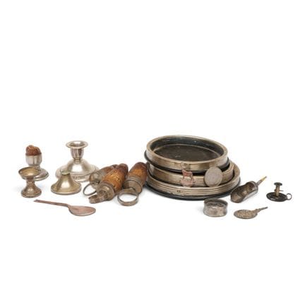 Ensemble de trois dessous-de-carafe et dessous-de-