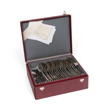 Ensemble composé de vingt couverts de table et de 