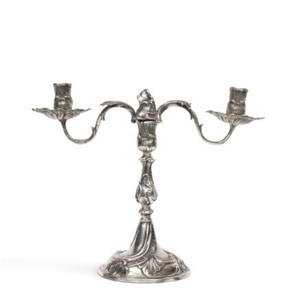 Alemania, candelabro de una luz con remate de dos 