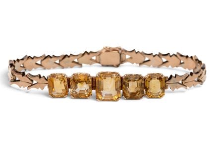 Un bracelet en citrine. Composé de maillons en for
