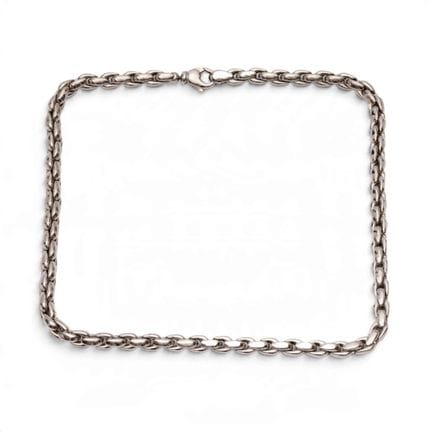 Collier à chaîne en or blanc, composé de maillons 