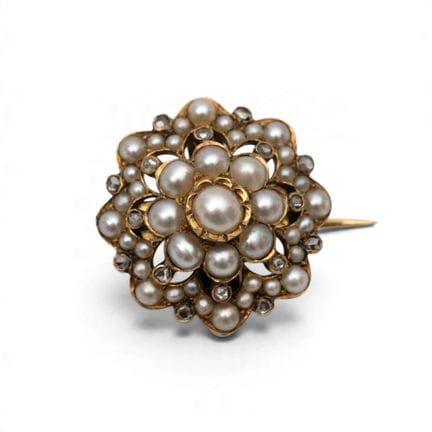 Une broche du XIXe siècle en perles et diamants, e