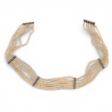 A Belle Epoque collier du chien,made of seven stri