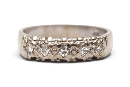 Bague à cinq diamants, sertie de diamants à taille