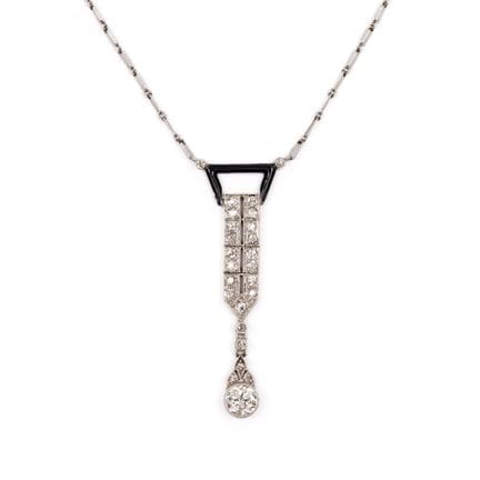 Un pendentif Art déco en diamants. En forme de cra