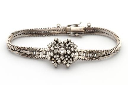 Bracelet cocktail en diamants, années 1960. Le som