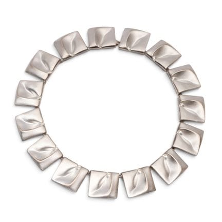 Collier « Planetoid Valley » en argent, créé par B