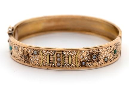 Un bracelet français du XIXe siècle serti de pierr
