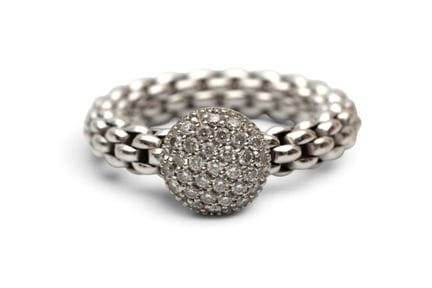 Une bague en diamant extensible signée Fope. La ti