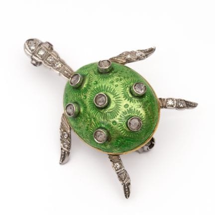 A, broche italienne en forme de tortue sertie de d