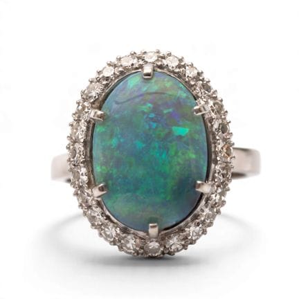 Bague à grappe d'opale et de diamants, sertie d'un
