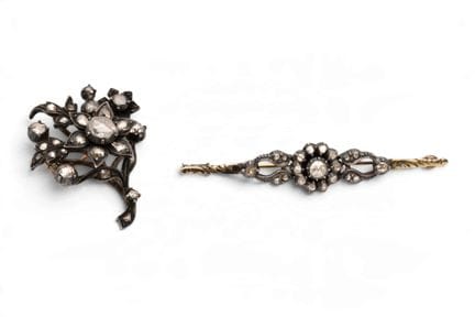 Deux broches ornées de diamants taillés en rose : 