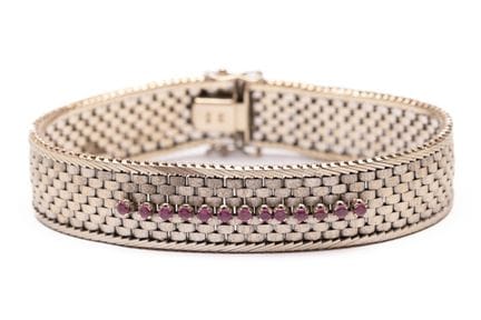 Un bracelet tissé plat datant des années 1960-1970