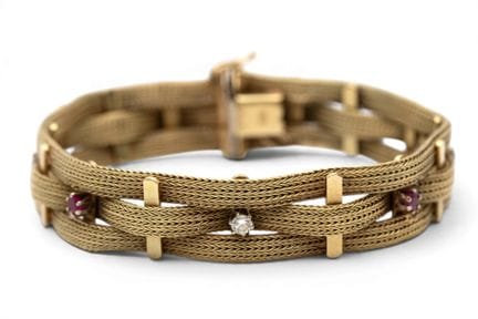 Un bracelet en mailles de rubis et de diamants, de