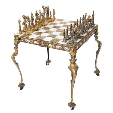 Giupesse Vasari, set di scacchi in metallo dorato 