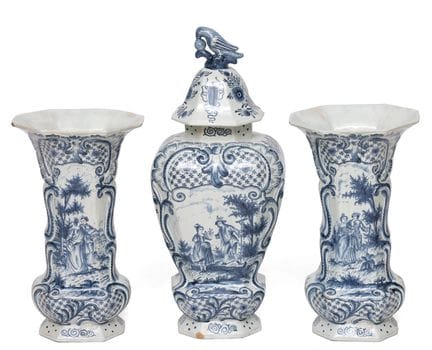 Delft, un grande servizio da tavola in ceramica bl