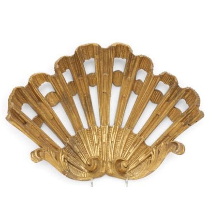 Francia, ornamento a forma di conchiglia in legno 