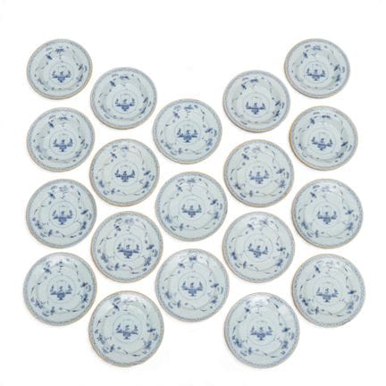 Delft, diciannove piatti in ceramica blu e bianca,