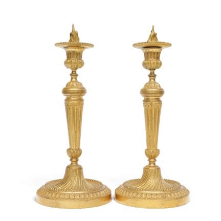 Francia, par de candelabros de una sola llama de b