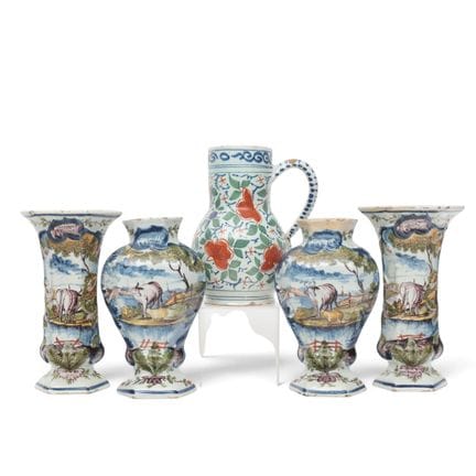 Delft, servizio da tavola in terracotta a quattro 