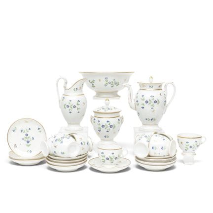 Francia, servizio da caffè in porcellana bianca co