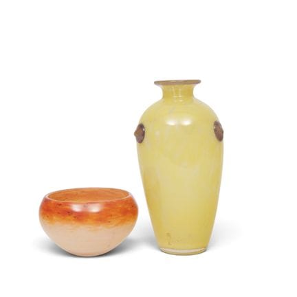 Schneider, vaso in vetro giallo e vaschetta in vet