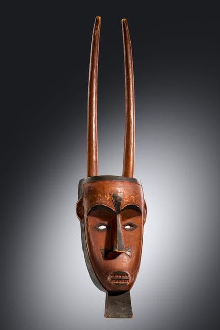 Gabon, Fang / Pangwe

Maschera con corna

Legno, p
