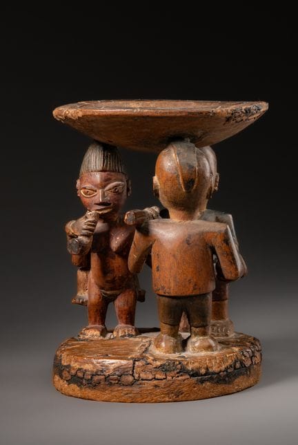 Nigeria, Yoruba

Ciotola "agere ifa"

Legno

Dimen