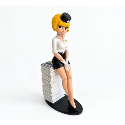 PLASTOY
Natacha and Her Stack of Albums
WALTHERY &