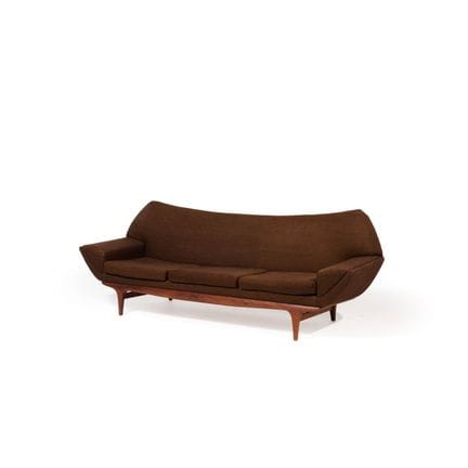 JOHANNES ANDERSEN
Niedriges Sofa aus Teakholz mit 