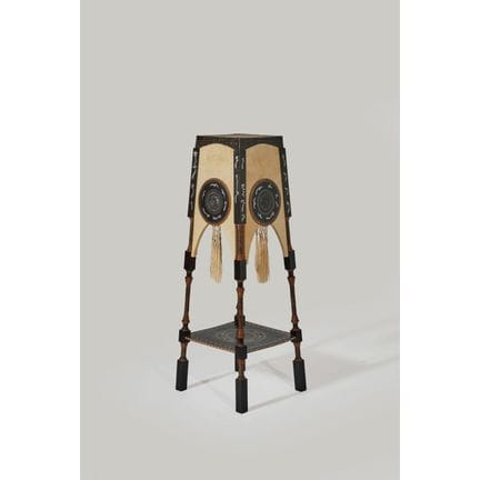 CARLO BUGATTI (1856–1940)
Sessel mit doppelter Sit