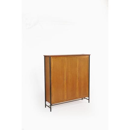 JACQUES ADNET (1900–1984)
Schrank mit Eichenholzra