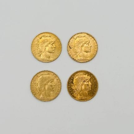法国
一套四枚“玛丽安娜与公鸡”图案的20法郎金币
年份分别为1907年、1912年、1913年（2