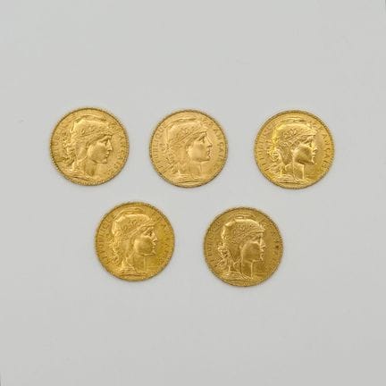 法国
一套五枚20法郎金币（玛丽安娜与公鸡图案）
年份分别为1907年、1908年、1909年、19