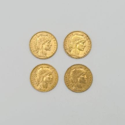 法国
一套四枚20法郎金币（玛丽安娜与公鸡图案）
年份分别为1907年、1912年、1914年（2枚