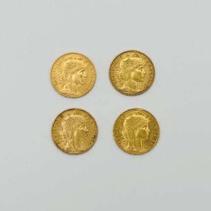 法国
一套四枚“玛丽安娜与公鸡”图案的20法郎金币
年份分别为1909年、1910年、1912年（2