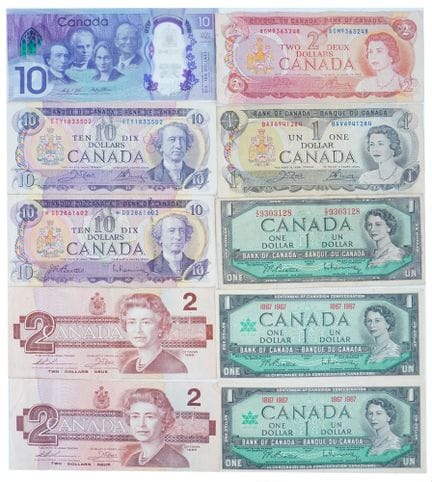 CANADIAN BANKNOTES
Lot of Canadian banknotes inclu