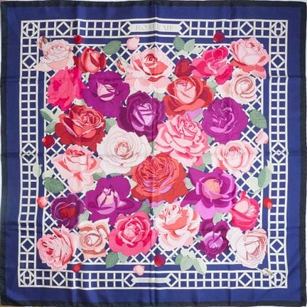HERMÈS
Hermès “Roseraie” square, 100% silk
89 x 89