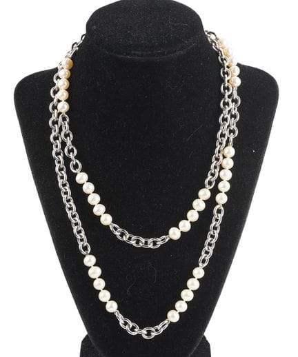 PEARLS
Necklace featuring 40 Bologne freshwater pe