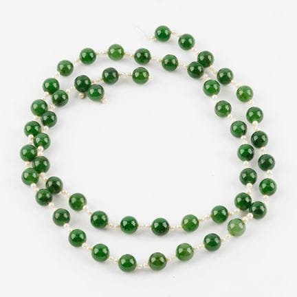 NEPHRITE, AKOYA PEARLS
Necklace composed of 102 Ak