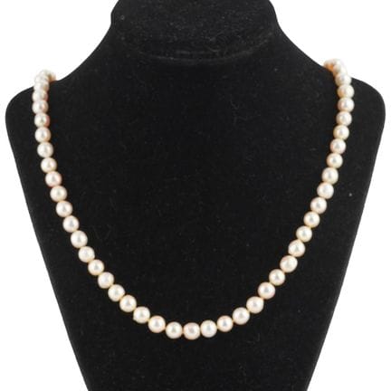 PEARLS, 14K GOLD
Necklace made of semi-round fresh