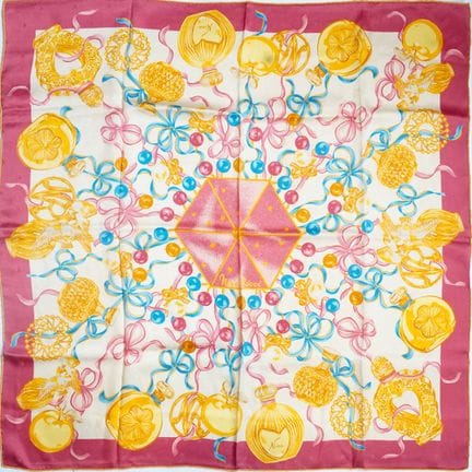 NINA RICCI
Nina Ricci square
86 x 86 cm - 34 x 34"