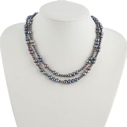 PEARLS
Necklace composed of 2 rows of gray culture