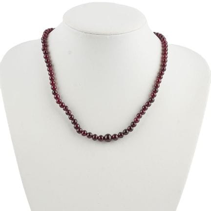 SILVER
Necklace made of silver beads.
Gross weight